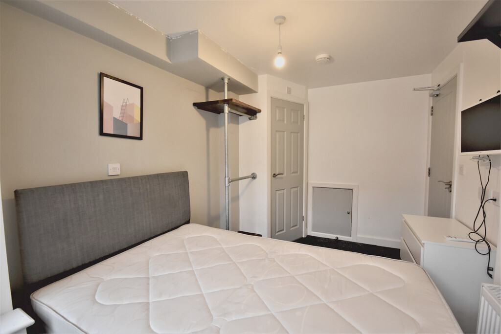 Room 1 of 5, Bolingbroke Road, Coventry, CV3 1AP Image 3