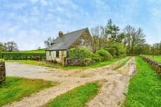 Alstonefield, Ashbourne