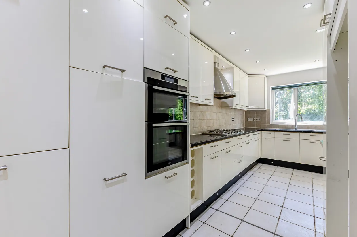 Berry Hill, Stanmore, HA7 photo 8