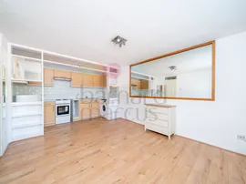 Laburnum Close, Poplar Grove, New Southgate photo