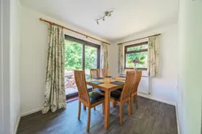 Hughes Close, Marlborough, SN8 photo 4