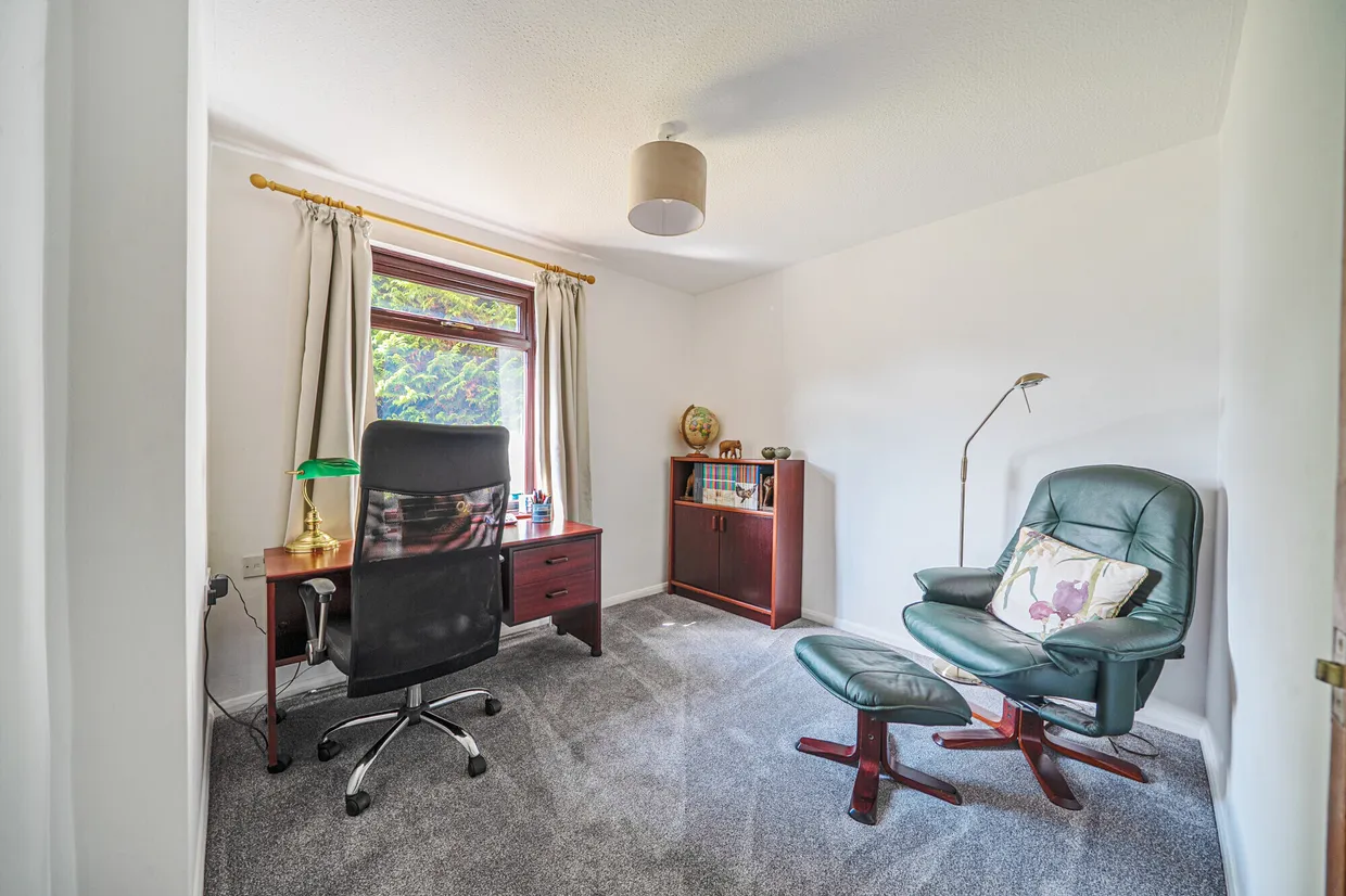 Hughes Close, Marlborough, SN8 photo 12