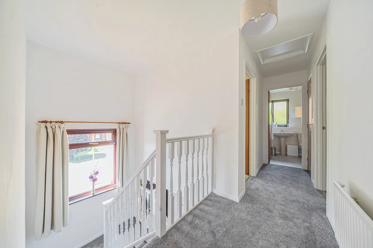 Hughes Close, Marlborough, SN8 photo 14