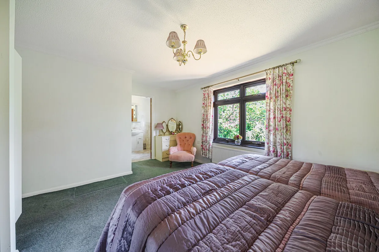 Hughes Close, Marlborough, SN8 photo 18