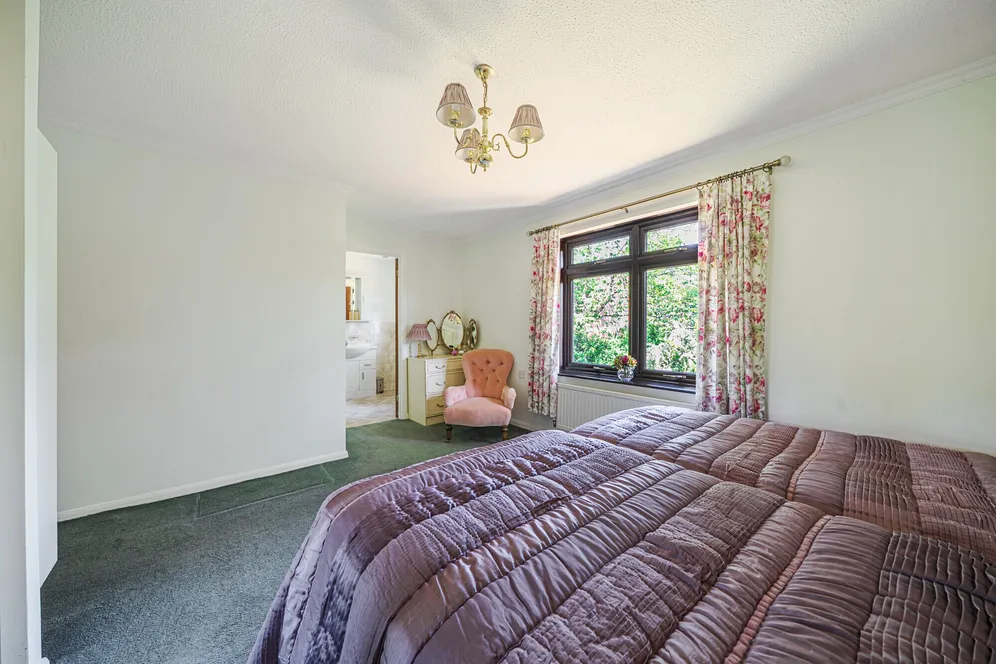 Hughes Close, Marlborough, SN8 photo 18