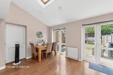 Fountains Avenue, FELTHAM