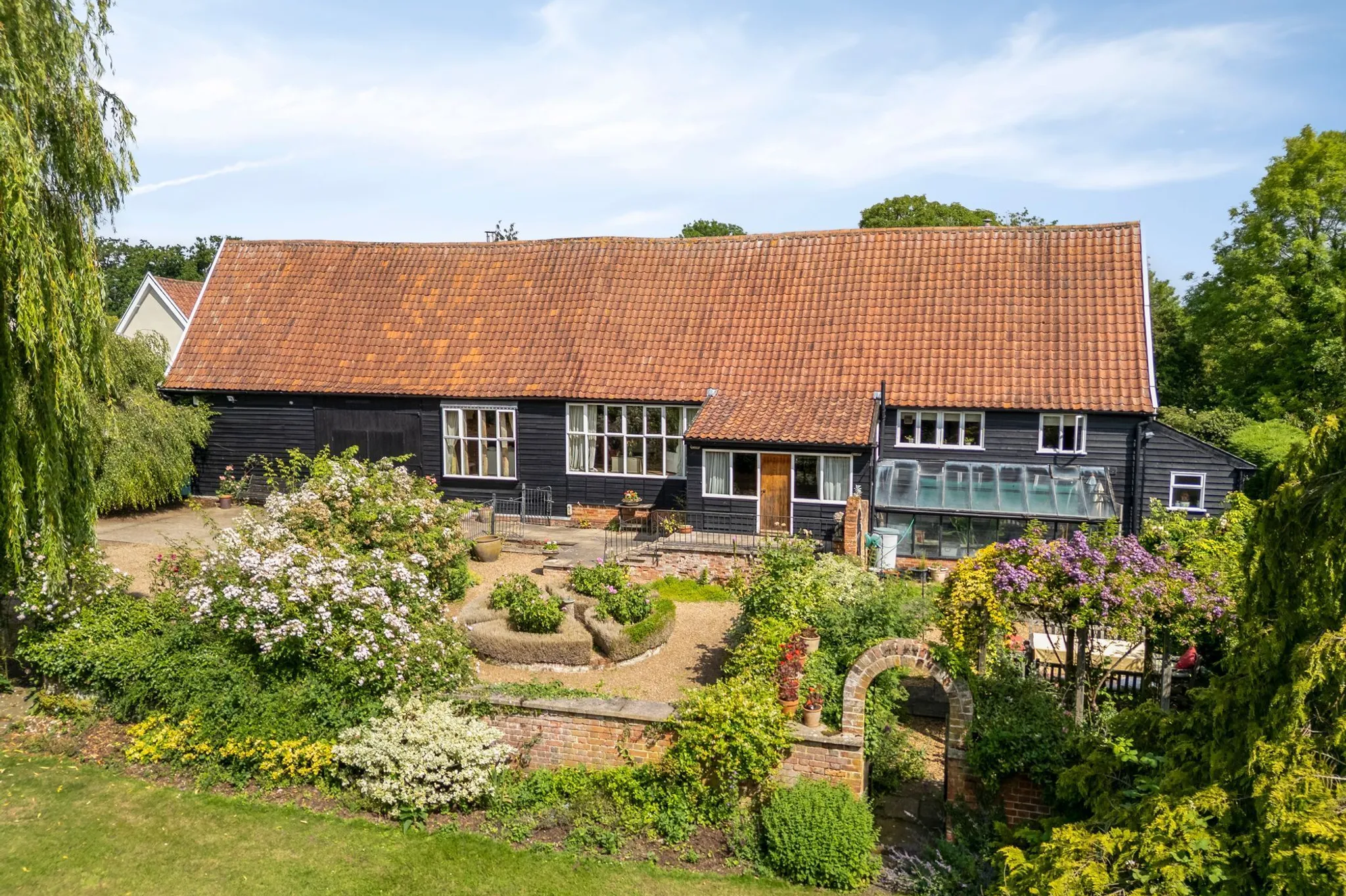 Impressive Grade Ii Listed Barn Conversion In Saxlingham Nethergate