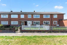 Fountains Avenue, FELTHAM