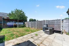Fountains Avenue, FELTHAM