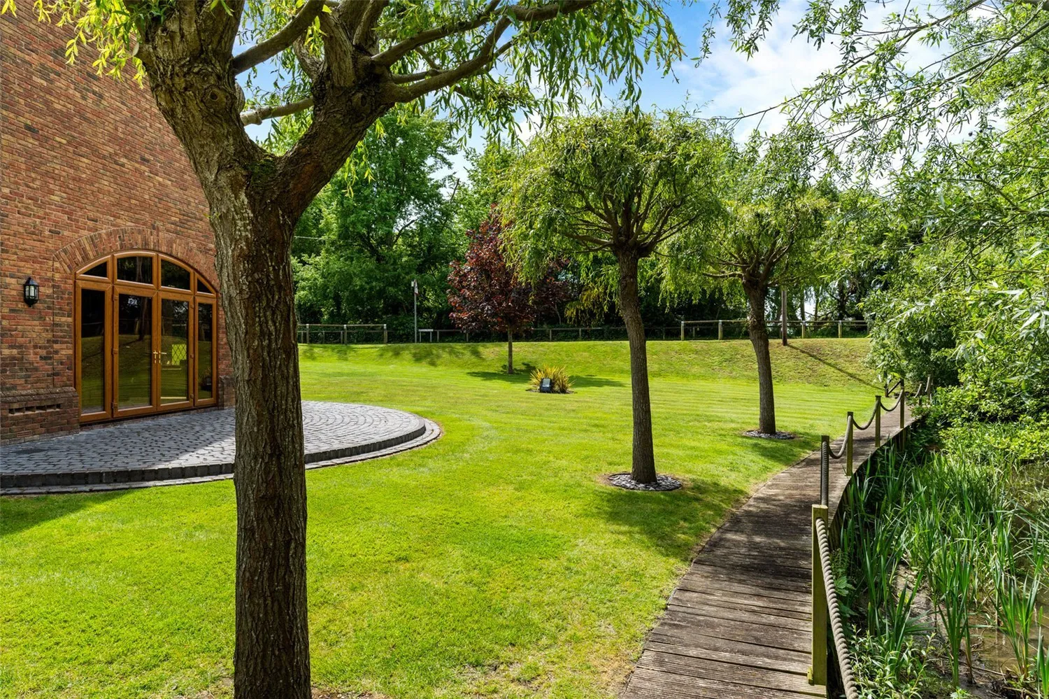 Spring Road, St. Osyth, CO16 photo 54