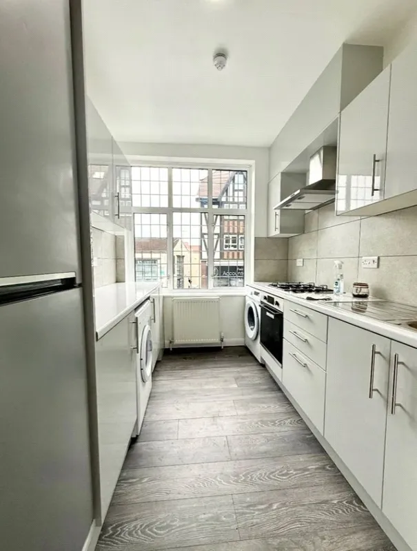 11A Studio 2, Petts Wood, London, BR5