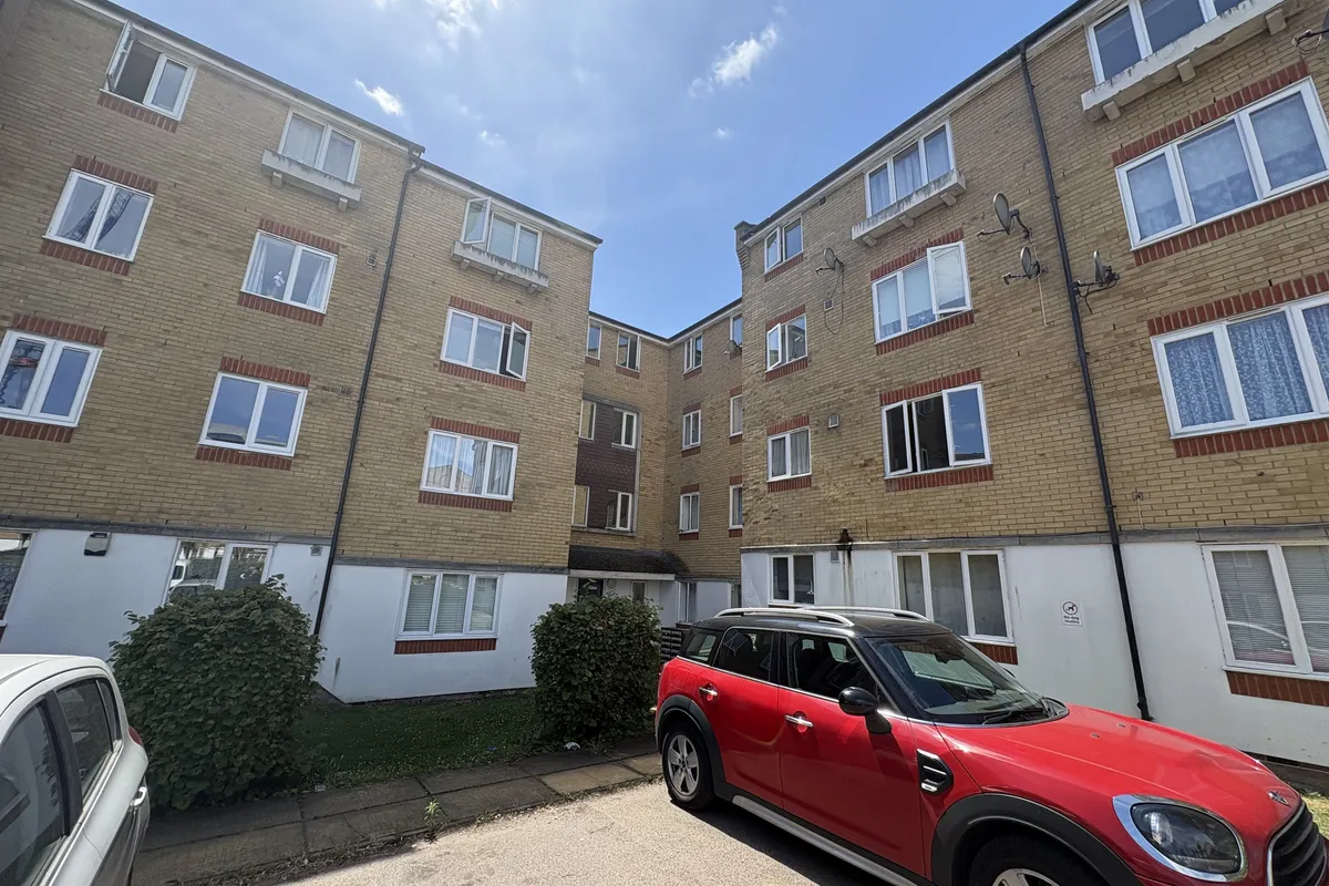 Dadswood, HARLOW
