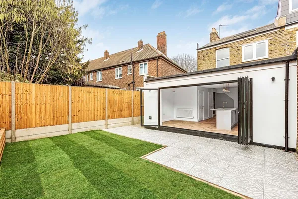 Mereway Road, Twickenham, TW2 photo 3