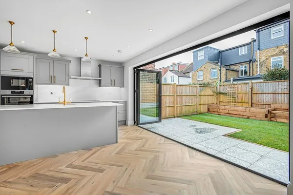 Mereway Road, Twickenham, TW2 photo 4