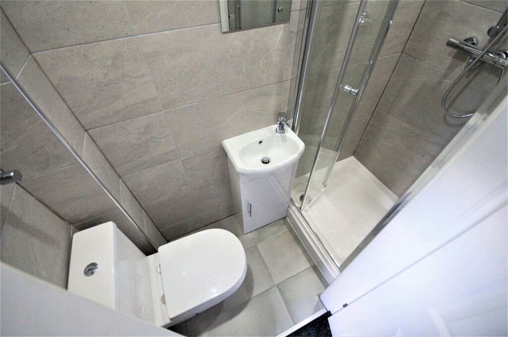 Room 4 of 5, St. Margaret Road, Coventry, CV1 2BT Image 4
