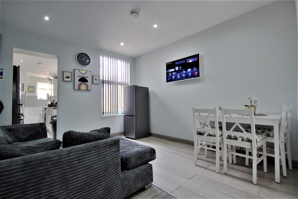 Room 3 of 5, Hollis Road, Coventry, CV3 1AH Image 4