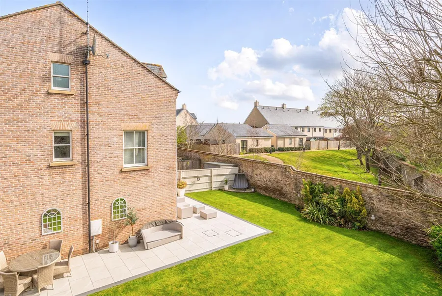 Property Image 11