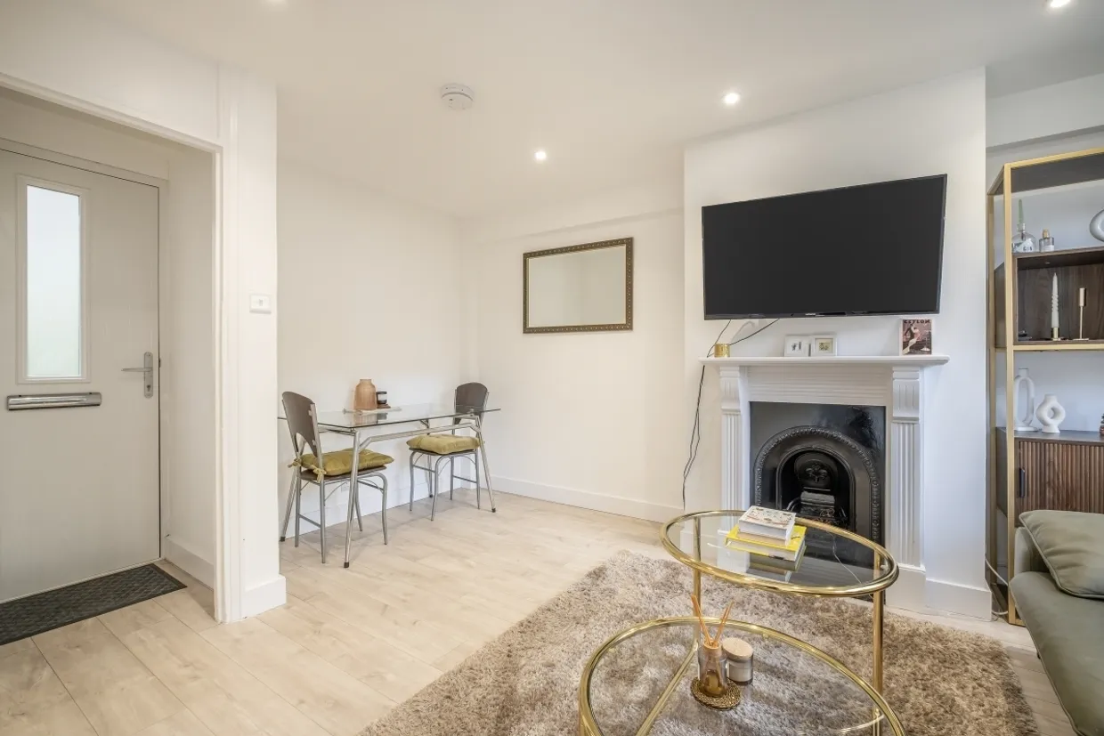 Kimber Road Wandsworth SW18 photo 3