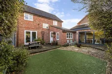 Bircholt Road Liphook GU30 photo 4