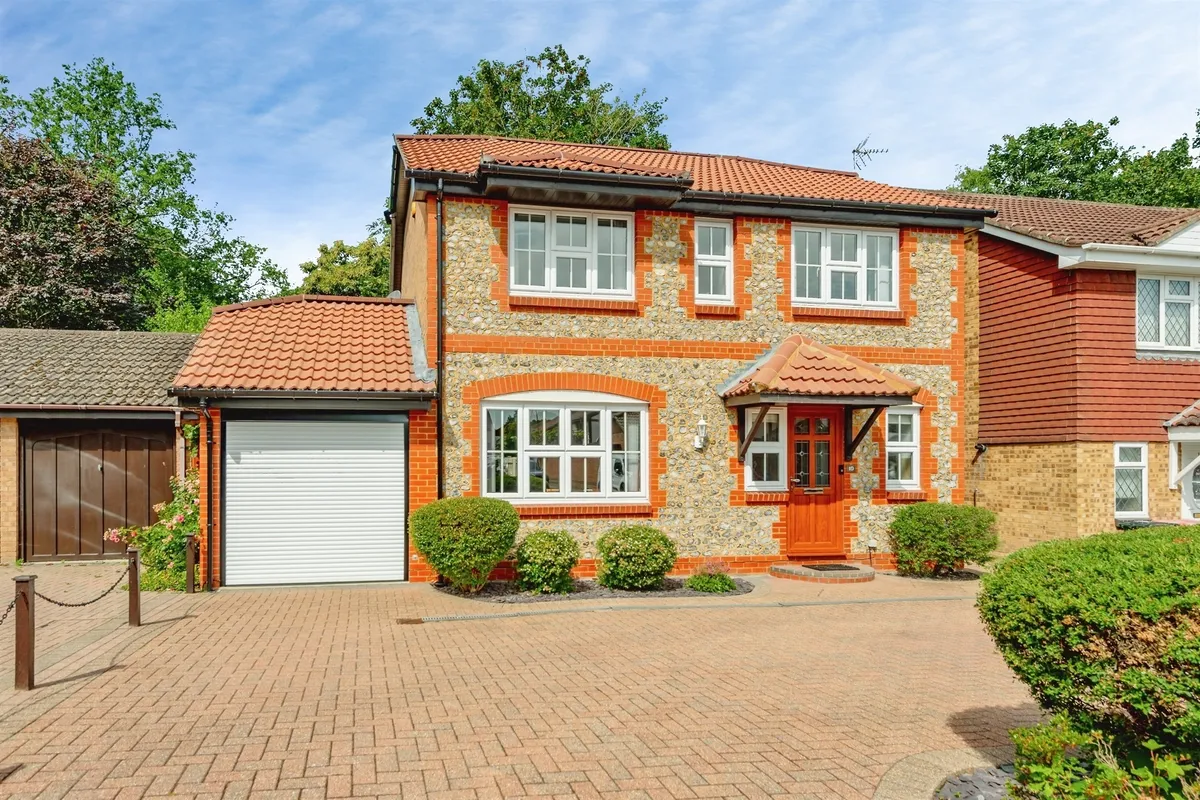 Selbourne Close, Crawley