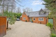 Daws Hill Lane, High Wycombe, HP11 photo 1