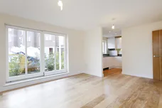 Greenview Drive Raynes Park SW20 photo 2