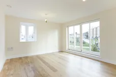 Greenview Drive Raynes Park SW20 photo 3