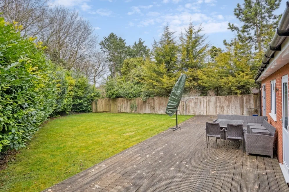 Daws Hill Lane, High Wycombe, HP11 photo 15