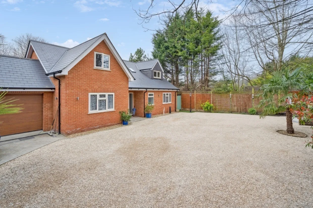 Daws Hill Lane, High Wycombe, HP11 photo 16