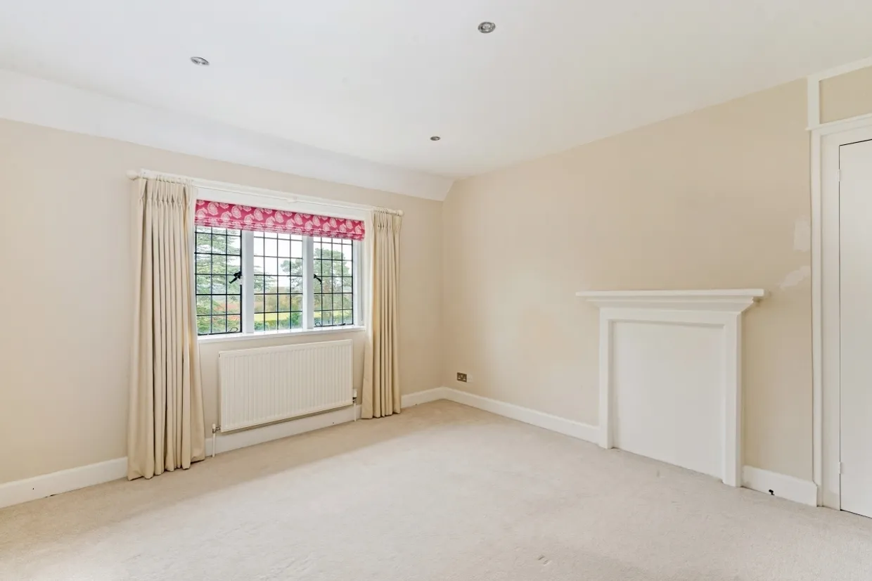 Horsham Road Capel RH5 photo 6