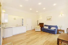 Brompton Square Knightsbridge SW3 photo 3