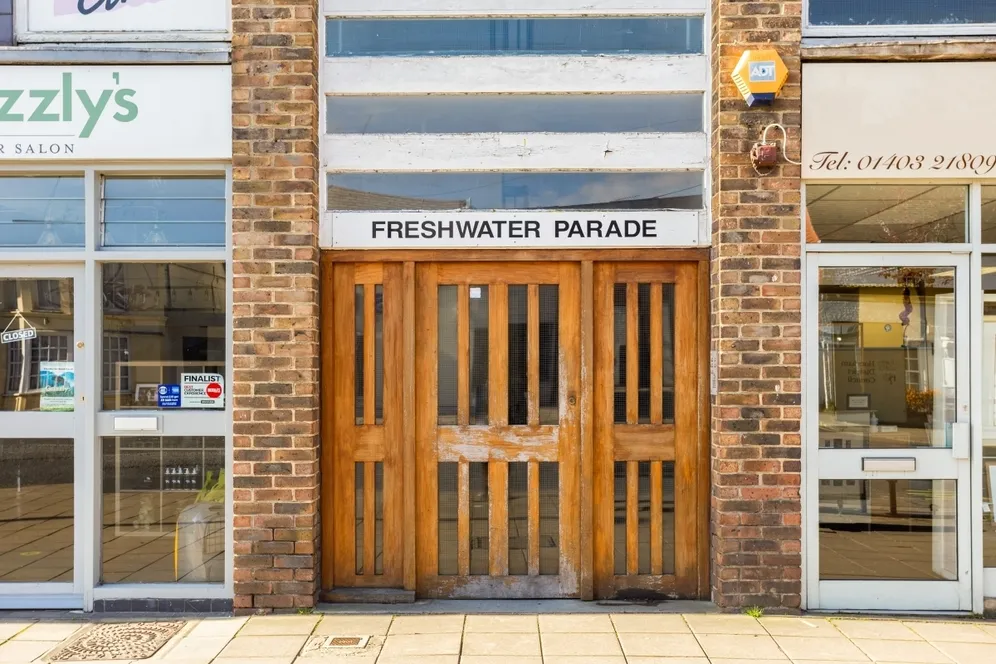 Freshwater Parade Horsham RH12 photo 8