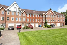 Queens Acre Windsor SL4 photo 27