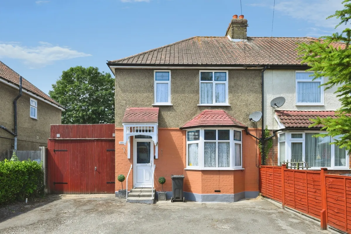High Road, Broxbourne