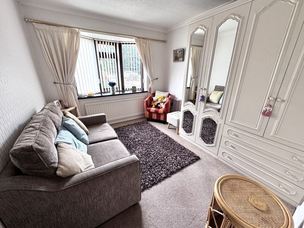 Leaward Close, Nuneaton Image 6