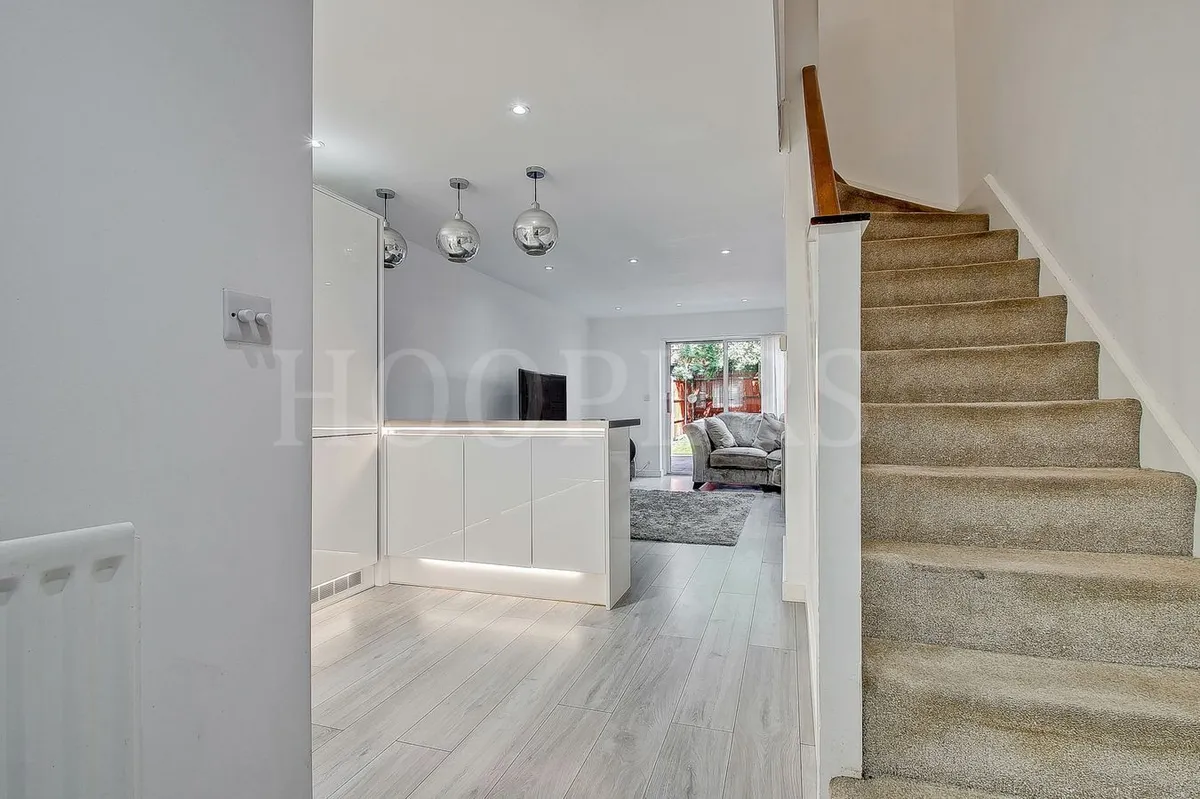 Cambridge Close, London, NW10