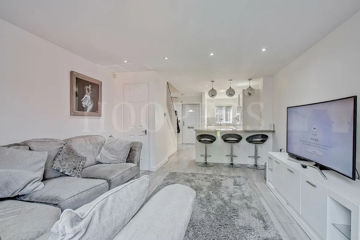Cambridge Close, London, NW10