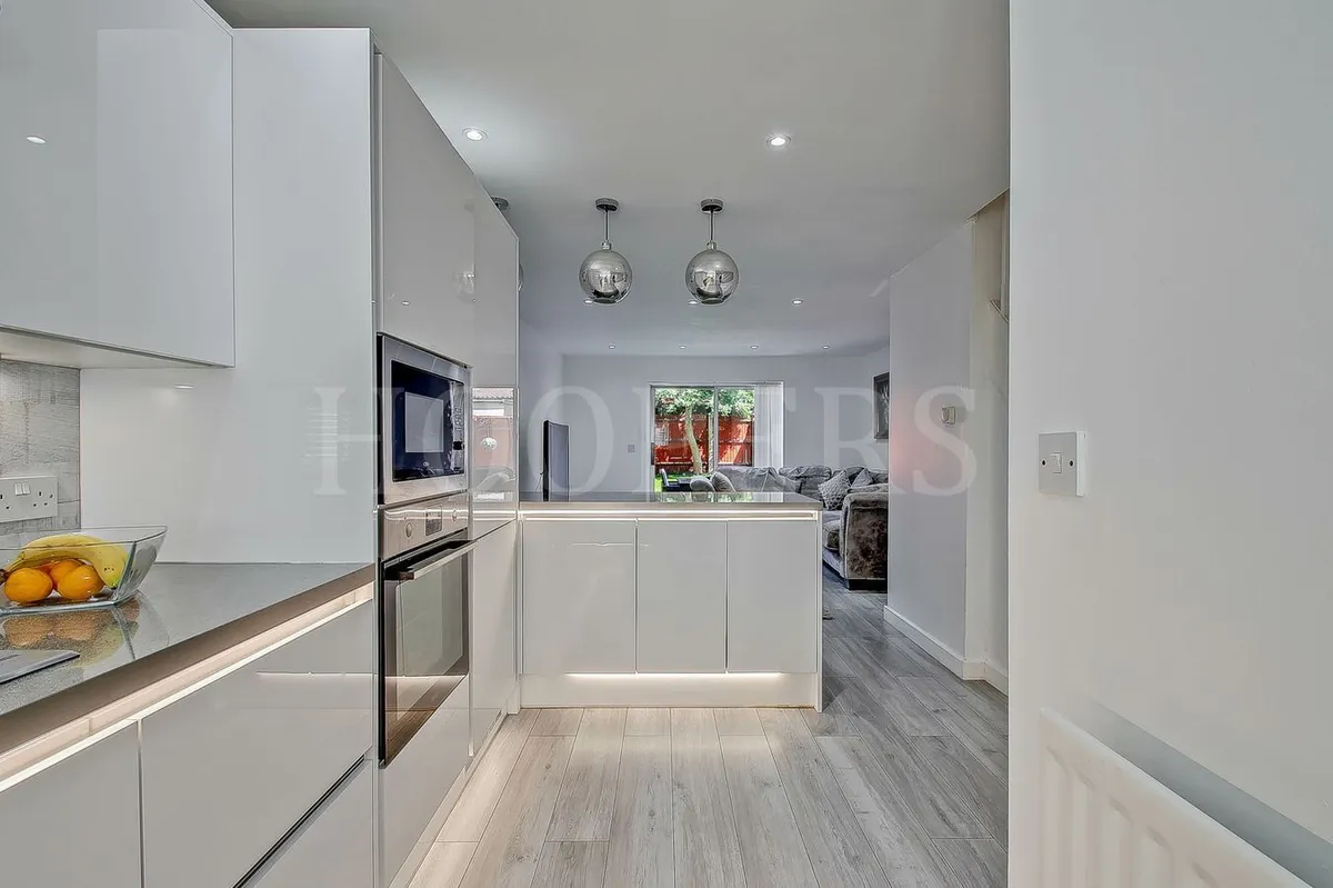 Cambridge Close, London, NW10