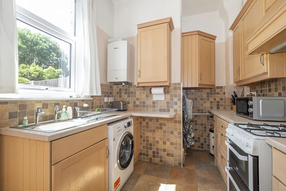 Dudley Road, London, SW19 photo 13