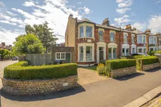 Dudley Road, London, SW19 photo 15
