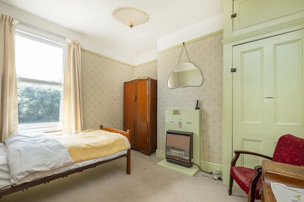 Dudley Road, London, SW19 photo 16