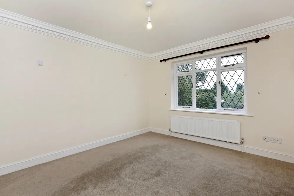 Pheasants Way,Rickmansworth photo 6