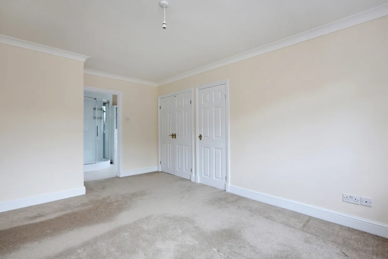 Pheasants Way,Rickmansworth photo 7