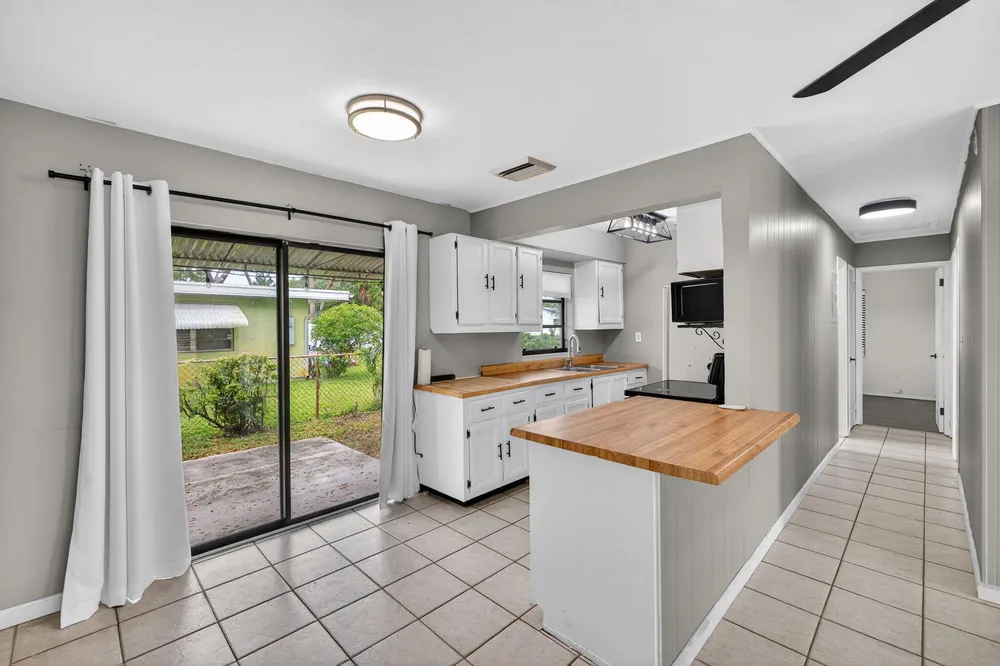 4117 NW 5th Ave, Oakland Park, FL 33309
