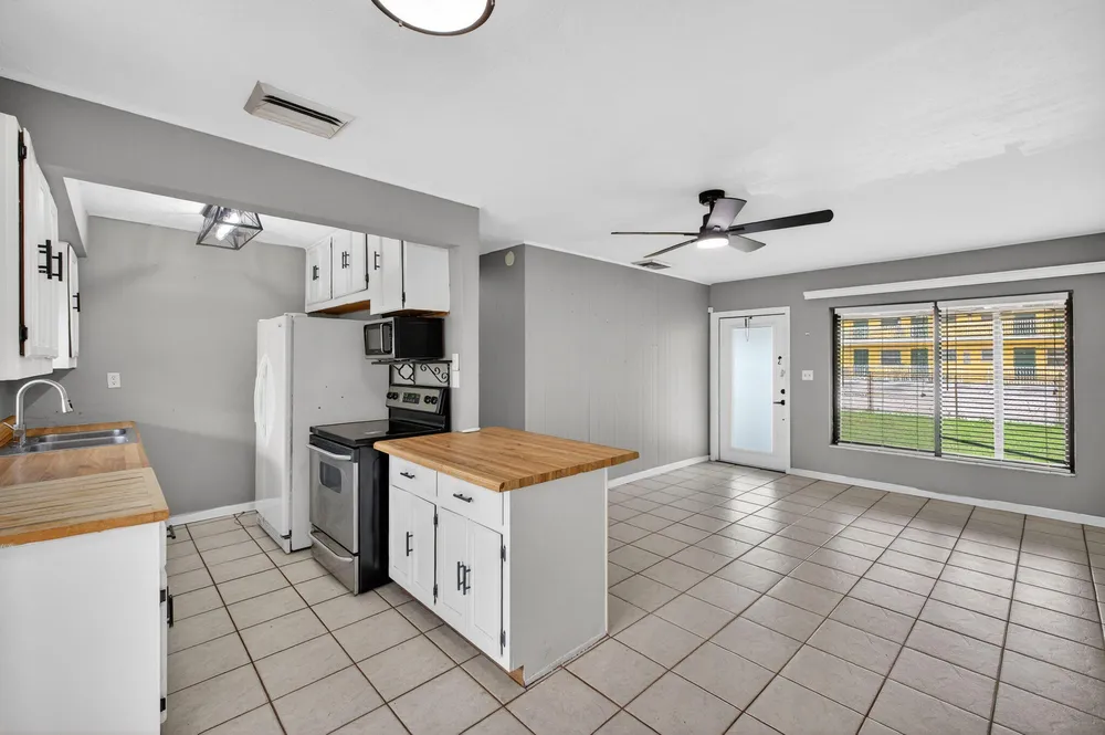 4117 NW 5th Ave, Oakland Park, FL 33309