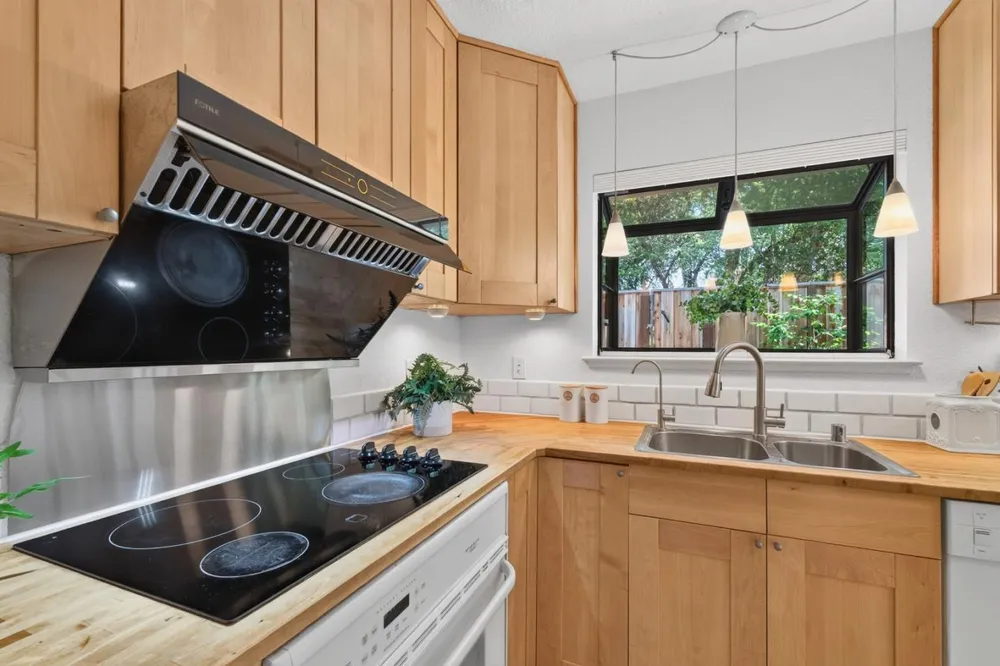 7642 Arbor Creek Cir, Dublin, CA 94568