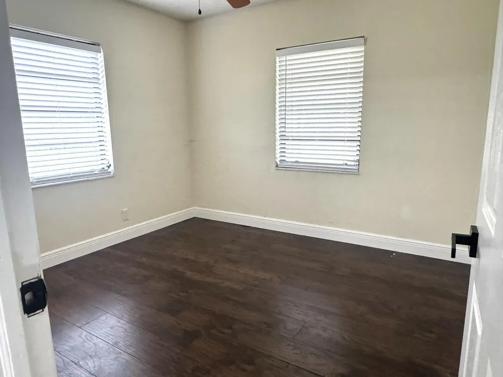4117 NW 5th Ave, Oakland Park, FL 33309