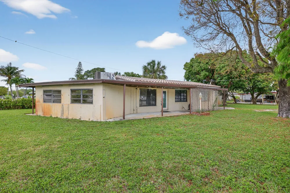 4117 NW 5th Ave, Oakland Park, FL 33309