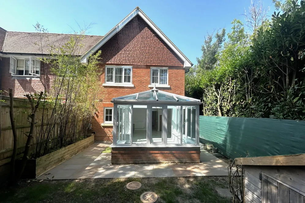 Grove Close, Farnham, GU10 photo 9