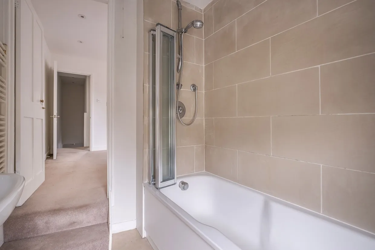 Sandycombe Road, Richmond, TW9 photo 6